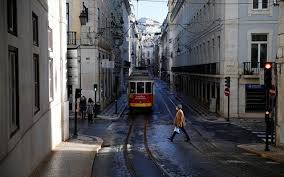 Η εκπληκτική κουζίνα, τα άφθονα θαλασσινά, το υπέροχο κρασί αποτελούν πρόκληση για γευστικές απολαύσεις. Portogalia Rekor Hmerhsiwn 8anatwn H Kybernhsh 8a Anazhthsei Die8nh Boh8eia