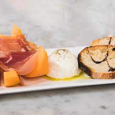 Not only does midici's pride themselves on their healthy alternatives to the usual greasy pizza spots, but they also cater to gluten free and vegan food lovers as well! Midici Italian Kitchen Preston Hollow Restaurant Dallas Tx Opentable