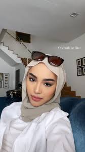 DinaHQ (@dinascarves)