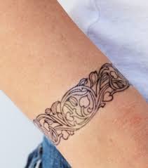 Tatouage Bracelet 20 Modeles Originaux Pour Un Tatouage Poignet