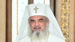 Patriarhul Daniel: Îi îndemnăm pe toţi românii care trăiesc în afara țării  să fie permanent în legătură cu cei dragi rămaşi acasă, pentru a păstra  unitatea familiei şi comuniunea românească
