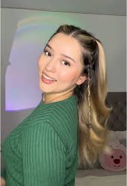 Amix no sabes cómo peinarte? Hagámoslo juntas #peinadosfaciles  #cabellosuelto #peinadorapido #CapCut