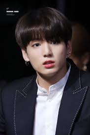 Bts members said that they saw jungkook crying one time, and it was because jungkook felt bad about his hyungs (other bts members) struggling and he felt helpless and sad about the situations. Lien Predestine9597 Soulmate Kookv Twitter Bts Concept Photo Foto Jungkook Jungkook