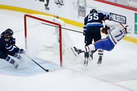 Vous pouvez également nous donner votre opinion sur le match! Canadiens Game 1 Win Over Jets Tempered By Late Hit On Jake Evans The Boston Globe