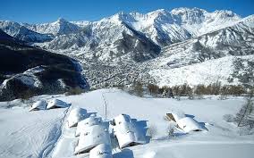 Situata nel cuore dell'alta val di susa. Skiing In Bardonecchia Is This Italy S Most Underrated Resort Skiing Resorts Italian Resorts Ski Vacation