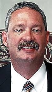 Audit points to ex-chief of utility