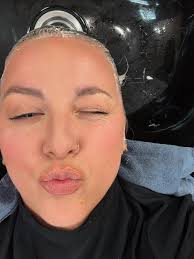 I used to be so frustrated with my tans since my skin is CHRONICALLY dry  (thank you Arizona). 🌵🏜️ 1. I know it's so lame, but stop taking hot  showers. 2. Use