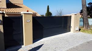 A l'instar du portail battant, le portail coulissant offre de. Portail Coulissant Portillon En Aluminium