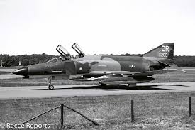 Meerdere brandweerwagens kwamen ter plaatse. Soesterberg Phantoms Recce Reports
