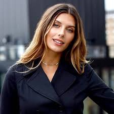 La rumeur est sortie pile au moment de la promo de son film et on lui a. Miss Camille Cerf Community Facebook