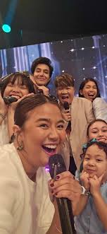 Smile na dahil kasama niyo ang buong Dabarkads sa isang masayang  tanghalian! ✨