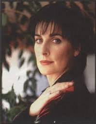 In Praise of the White Singing Voice:Getting to “Beyonce” Overload