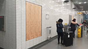 Toulouse Les Traditionnelles Affiches Publicitaires C Est Fini Tisseo Passe Au Numerique Dans Le Metro Actu Toulouse