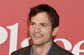 Je fais de mon mieux » : Ashton Kutcher se confie sur son rôle de père