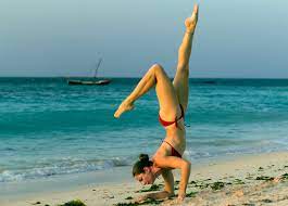 Amanda Dee Yoga Experience - YOGA REALIGN