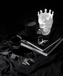 Black And White Crown Photography Black And White Photography Candle Gift Ideas In 2020 Candles Photography Candle Photography Dark Black And White Decor