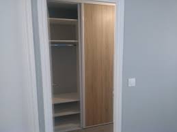 Deux showrooms parisiens sont à votre disposition pour vous réaliser gratuitement une étude en magasin : Placard Sur Mesure Dans Un Couloir Amenagement De Placard Coulissant Dans Un Couloir