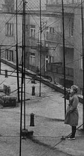 Skvělá česká komedie režiséra jiřího menzela, při které přijdete na čerstvý vzduch a jiné myšlenky (1985). 2