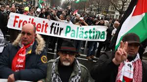 Klagepaten unterwegs bei den demos in berlin! Aufstachelnde Ausserungen Bei Palastinenser Demo B Z Berlin