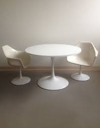 Mid Century Modern Vintage Tulip Pedestal Dining Set 60s Table And Set Of Four Chairs Eero Saarinen Knoll Style Mod Furniture Modern Vintage Vintage Furniture