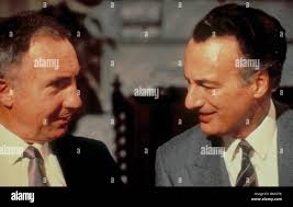 YES, MINISTER (TV) CREDIT BBC NIGEL HAWTHORNE, PAUL EDDINGTON YSMN 003  Stock Photo