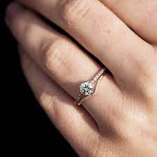 The Most Popular Engagement Rings Have This Stone In Common Most Popular Engagement Rings Popular Engagement Rings Classic Wedding Rings