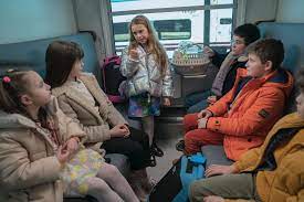 A Todo Tren Destino Asturias La Familia Viaja Con Santiago Segura Cultura El Pais