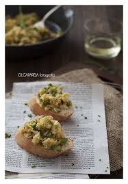 Revoltillo De Ajetes Cebolletas Y Esparragos Trigueros Aperitivos Salados Fotografia De Comida Recetas De Comida