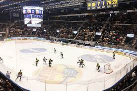 Hv 71 möter brynäs i kväll i svenska damhockeyligan. Hv71 Beats The Attendance Record With Axelent S Help