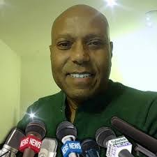 Calvin Marlow's Instagram, Twitter & Facebook