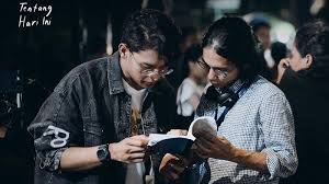 Penyanyi bitterlove, ardhito pramono, memang sedang digandrungi oleh anak muda. Pengalaman Pertama Ardhito Pramono Ketika Menjadi Aktor Persiapan Lebih Capek Ketimbang Syuting Halaman All Tribunnewswiki Com Mobile