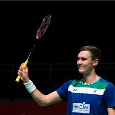 Anthony sinisuka ginting bagai mendapat durian runtuh saat menghadapi pertandingan ketiga grup b melawan viktor axelsen, jumat (13/12/19). Viktor Axelsen Badminton Yonex Viktor