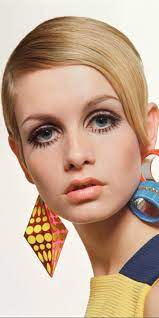 13 Of Our Favorite Style Icons Of All Time 60s Makeup Eyes 90s Makeup Trends Twiggy Makeup