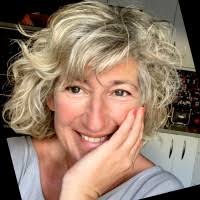 20+ perfiles de «Adela Santos»