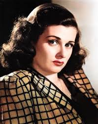 Dora Frazier's Instagram, Twitter & Facebook