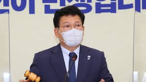 고려대학교 경영대학 교수 고려대학교 경영학과장 참여연대 경제민주화위원장 한국재무학회장 고려대학교 경영대학원 교수 정책네트워크 내일 소장 한국금융학회장 대통령비서실 정책실장. Qji42dlaxpkgqm