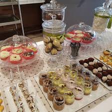 La magia di questo ricchissimo dolce nasce da materie prime semplici ma di altissima qualità: Buffet Dei Dolci Leon D Oro Sala Da Pranzo Tortelloneria ÙÙŠØ³Ø¨ÙˆÙƒ