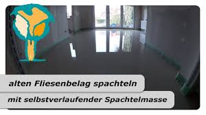 Hohl klingende stellen deuten auf lose fliesen hin. Fliesen Und Fugen Spachteln Um Vinyl Darauf Zu Verlegen Youtube