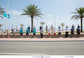 La Playa De Gandia Referente En Sostenibilidad Y Seguridad Por Las Banderas De Calidad Y La Morada
