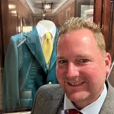 Timothy lines (@linoonthetee)