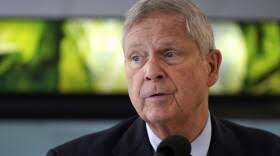 Western governors share insights with young adults