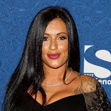 Berlin Tag und Nacht“-Star Julia Jasmin "JJ" Rühle bei Unfall auf A11  schwer verletzt