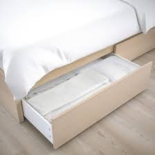 Malm Rama Lozka Z 4 Pojemnikami Okleina Debowa Bejcowana Na Bialo Luroy 140x200 Cm Kup Tutaj Ikea In 2020 High Bed Frame Malm Bed Under Bed Storage