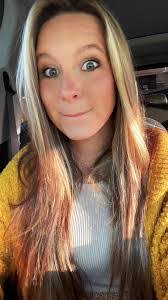 Ashley Runyon's Instagram, Twitter & Facebook