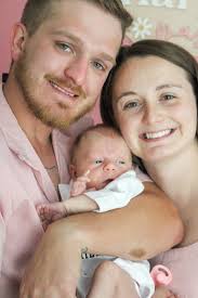 These sweet new parents welcomed their 2 beautiful baby girls yesterday,  just in time for the gallery delivery. 💕 Capturing special moments like  these just never gets old. 📸 I'm booking now!