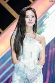 Although there many beautiful idols and actresses attended the 2016 korea cable tv awards, twice's tzuyu visuals definitely stood out. 6 Female Idols Who Were Born With A Golden Spoon Allkpop