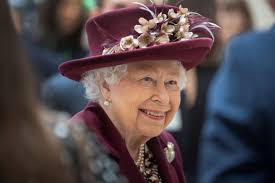 Oggi elisabetta ii compie 60 anni da regina del regno unito di gran bretagna e irlanda del nord. Auguri Alla Regina Elisabetta 94 Anni E Mai Un Rossetto Sbagliato Tgcom24