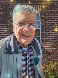 Margo Davis's Instagram, Twitter & Facebook