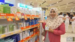 Untuk bercakap dengan lebih lanjut mengenai hari wanita ini, kita ada fazleena hishamuddin. Guardian Confidence In Pink Hari Wanita Sedunia 2017 Ayue Idris