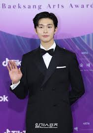 It was a good day to be a goblin. One Rookie Actor S Adorably Panic Filled Acceptance Speech At The 57th Baeksang Arts Awards Is Cracking Up The Internet Koreaboo